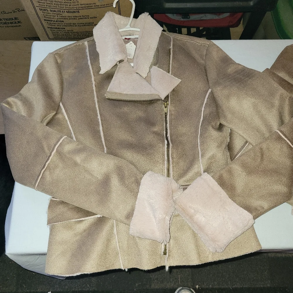 Women's Tan/ Cream Soft  Jackets With Pockets  Zipper Closure - Picture 7 of 10